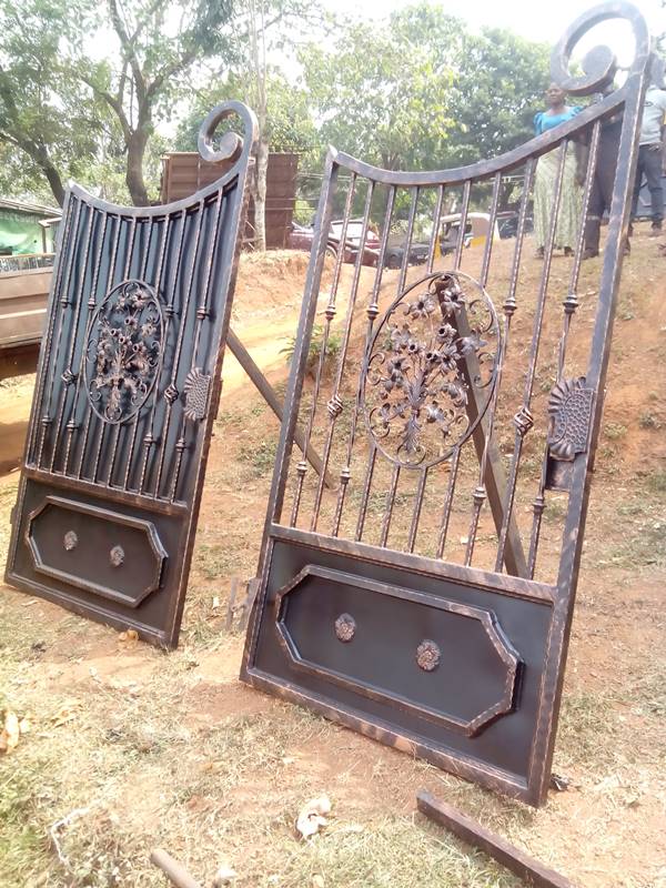 Metal Gate Designs